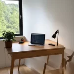 Bàn làm việc hợp phong thủy cho người tuổi Tỵ