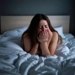Hắt xì hơi về đêm