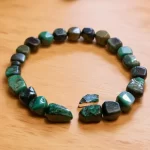 Vòng tay đá phong thủy bị đứt