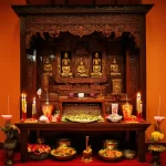 Bàn thờ gia tiên trang nghiêm