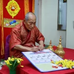 Chọn ngày tốt thay bàn thờ