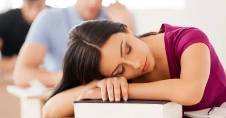 Mơ Thấy Không Thuộc Bài Là Gì? Giải Mã Giấc Mơ Và Ảnh Hưởng Đến Học Tập Mơ Thấy Không Thuộc Bài Là Gì? Giải Mã Giấc Mơ Và Ảnh Hưởng Đến Học Tập
