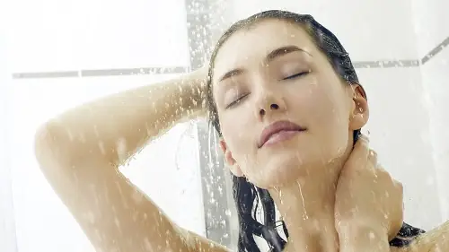 Mơ Thấy Tắm Với Sen: Ý Nghĩa Và Phân Tích Chi Tiết